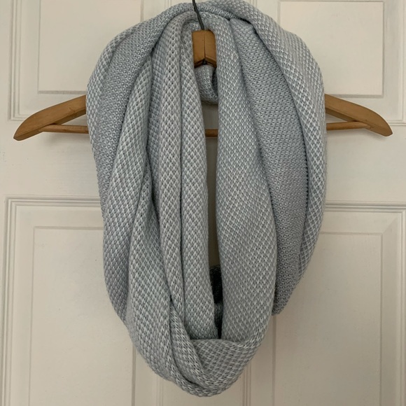 Spyder Accessories - Spyder, grey and white knitted infinity scarf